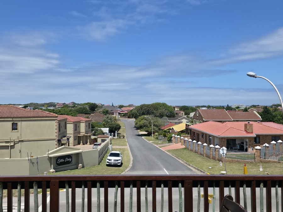 4 Bedroom Property for Sale in Aston Bay Eastern Cape
